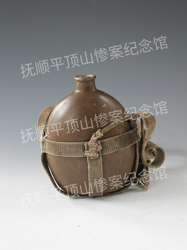总575-二十世纪日本军用铝水壶.jpg