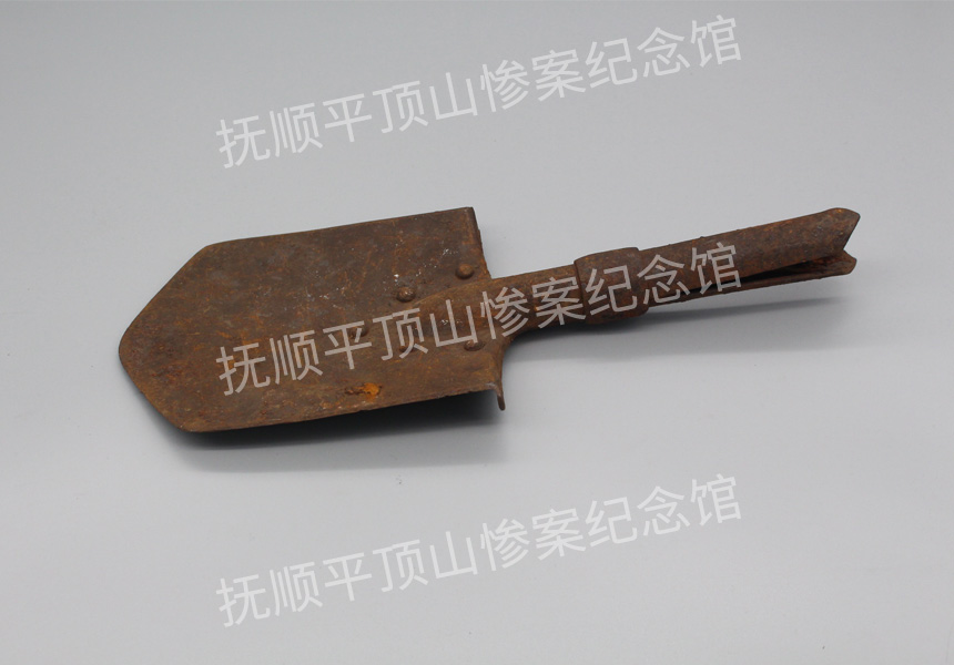 总714-日军工兵铲.JPG